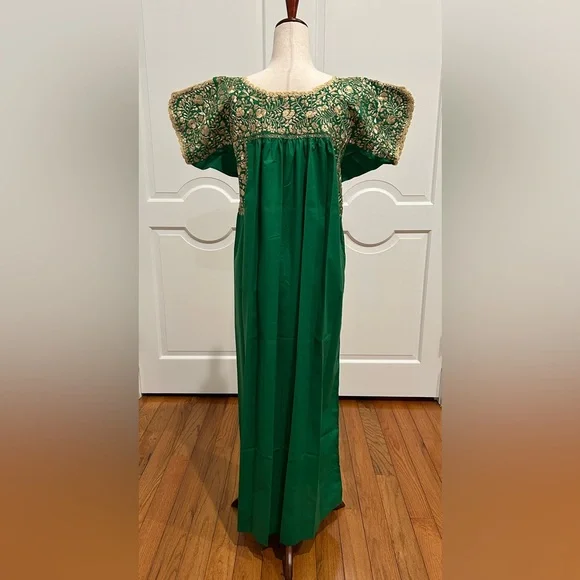 San Antonino Maxi Dress,Oaxaca Mexican dress.Hand Embroidered with Silk threads. - Picture 9 of 9